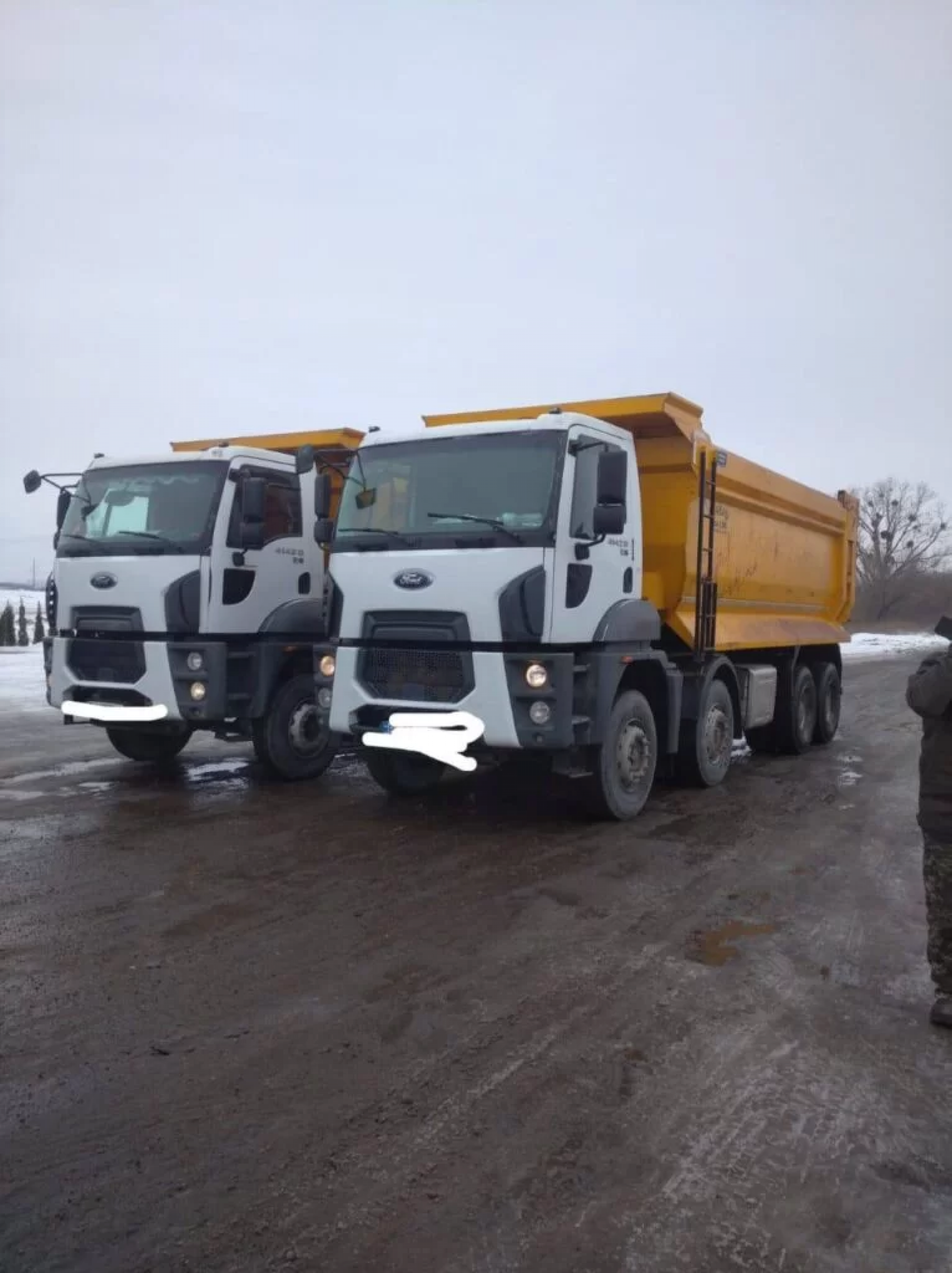 Самоскиди Ford, 4 осі. Кузов 30 м3. 5 шт.