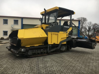 Асфальтовкладач Volvo ABG Titan 8820